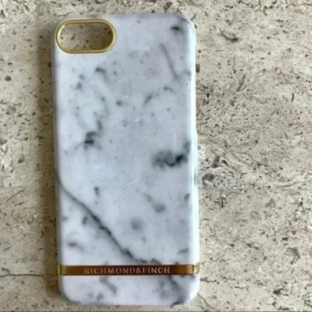 R&F iPhone 6/6s/7/8 case glossy white marb…